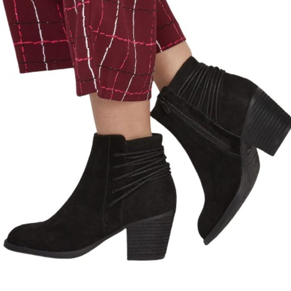 Skechers Women's Homestead Wrapped Out Ankle Boots